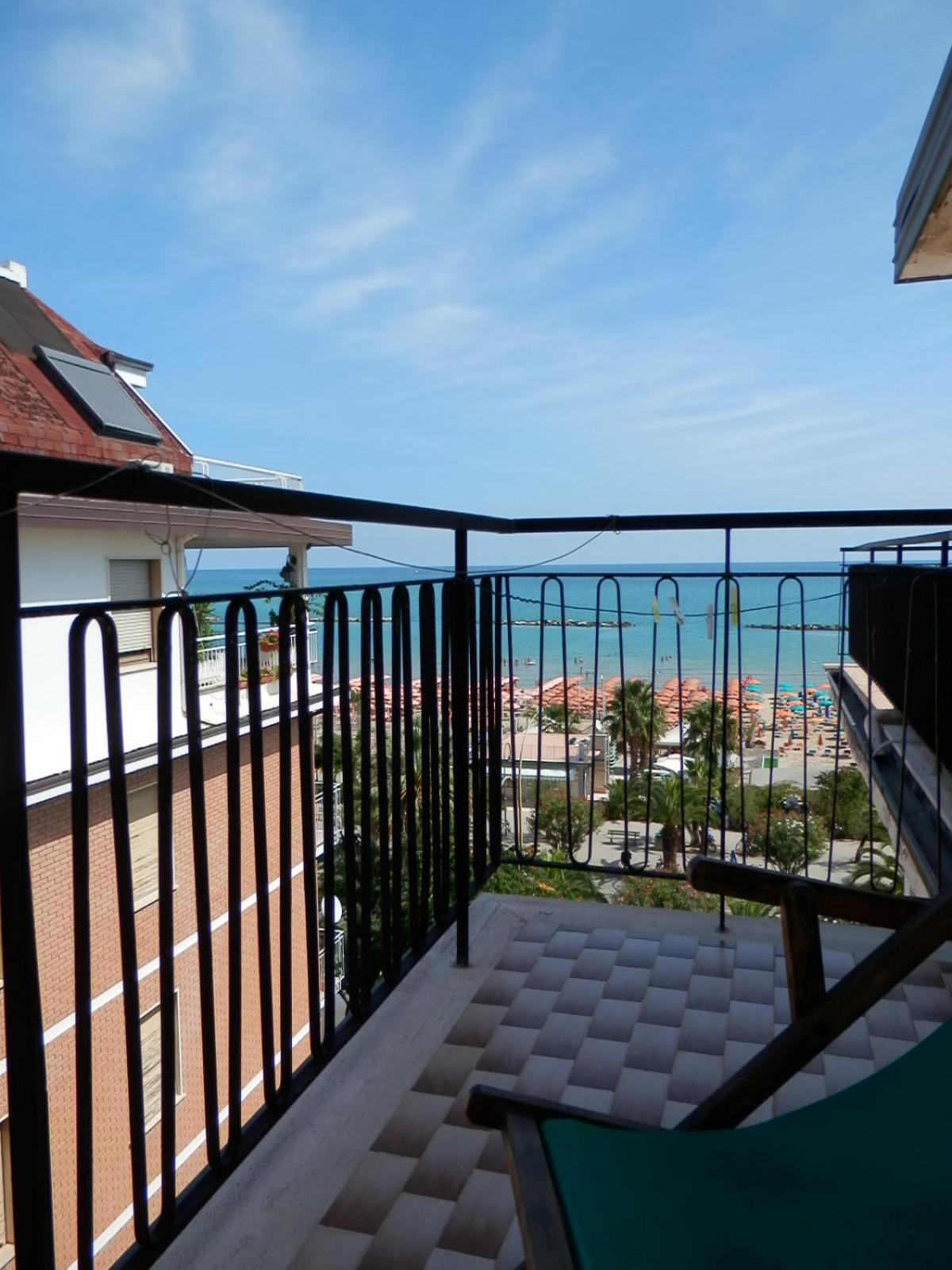 B&B Attico Mare San Benedetto del Tronto Exterior photo